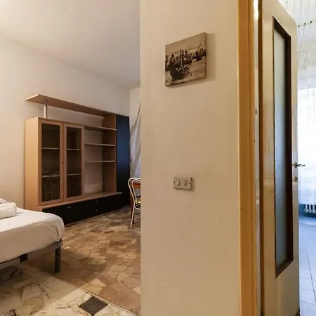 Youhosty - Cattolica Apartment Milan