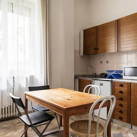 Youhosty - Cattolica Apartment Milan